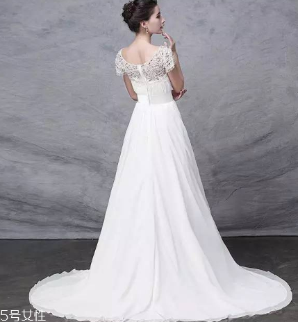 婚紗什么時候定？婚紗提前多長時間定？