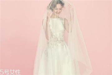 婚紗上的紅酒怎么處理？婚紗沾上紅酒怎么洗掉？