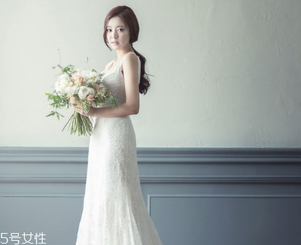 婚紗上的膠如何清洗？婚紗上有膠怎么洗？