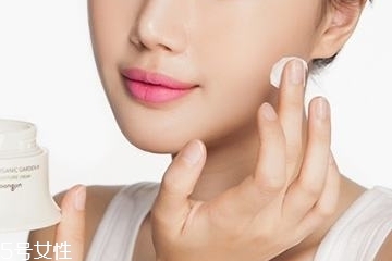 干皮為什么容易脫妝？干皮容易脫妝怎么辦？