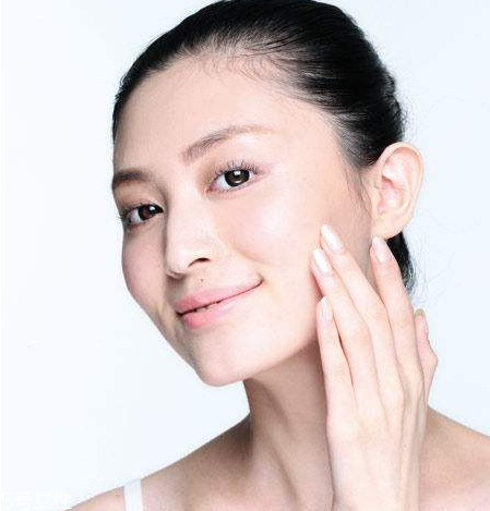 干皮可以用散粉嗎？皮膚干用什么散粉？