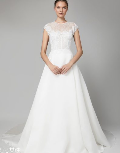 婚紗后面的帶子怎么系？婚紗后背綁帶系法