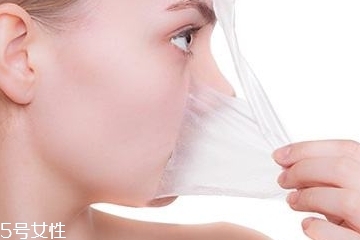 干皮臉上出油怎么辦？干性皮膚出油是為什么？