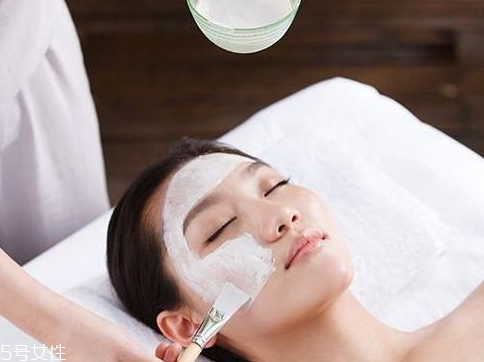 干皮臉上掉皮怎么辦？臉特別干脫皮怎么辦？