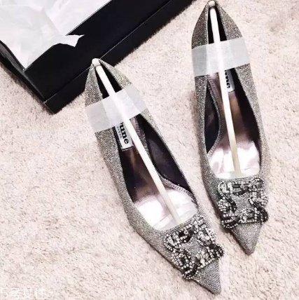 婚鞋可以穿黑色嗎？婚鞋穿黑色好嗎？