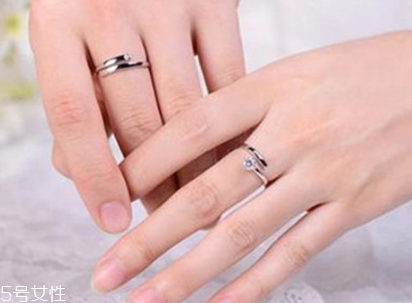 婚戒可以戴中指嗎？婚戒能戴在中指上嗎？