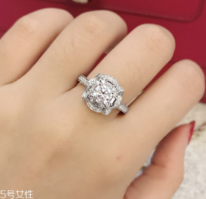 鉆戒可以用醋洗嗎？鉆戒用醋洗是對的嗎？
