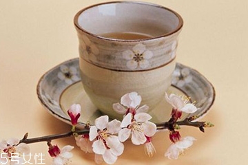 梅花可以泡水喝嗎？梅花泡水的功效