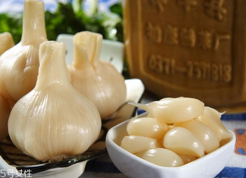 糖醋蒜的腌制方法 糖醋蒜怎么做？