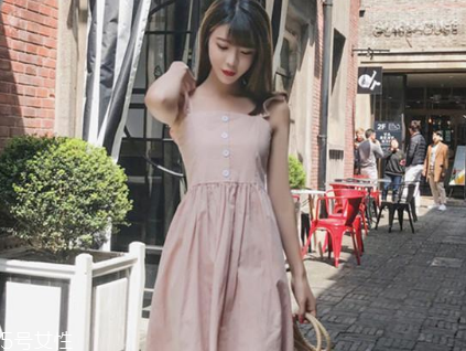 夏天穿什么顏色連衣裙好？夏天適合什么顏色連衣裙？
