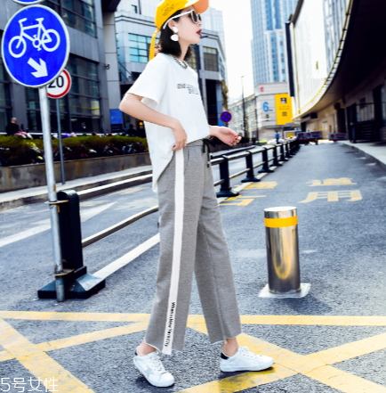 女生去海邊穿什么衣服？海邊度假怎么穿搭顯瘦？