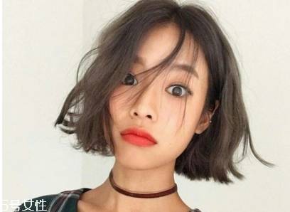 經?；瘖y對皮膚有什么影響 經常化妝的危害