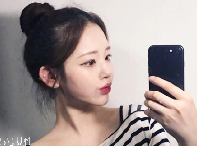 經?；瘖y對皮膚有什么影響 經?；瘖y的危害