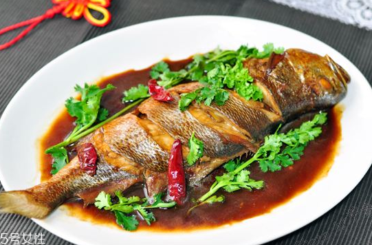 黃花魚(yú)為什么都是死的？死黃花魚(yú)可以吃嗎？