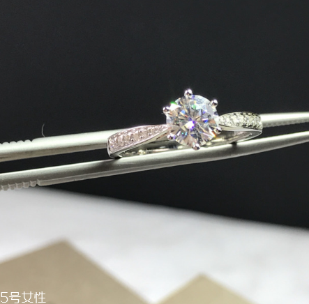 鉆戒四爪好還是六爪好？鉆戒六爪和四爪區(qū)別