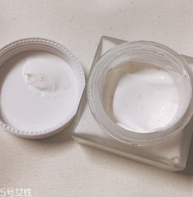 素顏霜大概多少錢？性價比高的素顏霜推薦