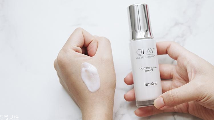 olay水感透白系列與水感透白臻粹系列哪個(gè)好？什么區(qū)別？