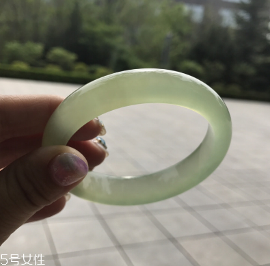 手鐲對身體有好處嗎？手鐲有哪些好處？