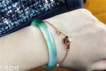 手鐲什么顏色好看？手鐲買哪種顏色好？