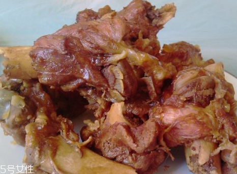 鹿肉和牛肉哪個好？鹿肉和牛肉哪個好吃些？