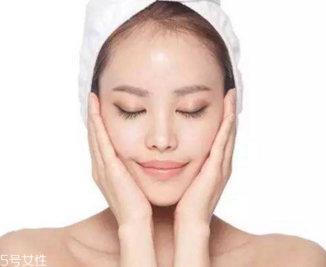 化妝水會(huì)變質(zhì)嗎？化妝水進(jìn)水了會(huì)變質(zhì)嗎？