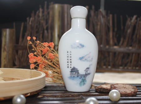 謝馥春桂花頭油和愛茉莉護(hù)發(fā)精油哪個好