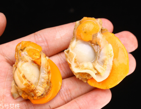 扇貝肉哪里不能吃？扇貝的月牙紅可以吃嗎？