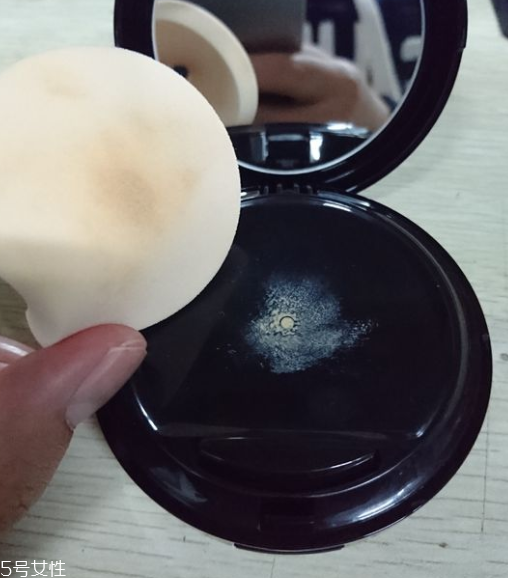 雅詩(shī)蘭黛紅石榴氣墊cc代言人是誰(shuí)？雅詩(shī)蘭黛氣墊哪款好用？