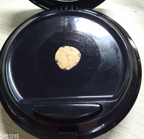 雅詩(shī)蘭黛紅石榴氣墊cc代言人是誰(shuí)？雅詩(shī)蘭黛氣墊哪款好用？