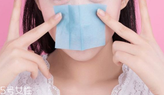 吸油紙會吸走防曬霜嗎？吸油紙會將水分帶走嗎？