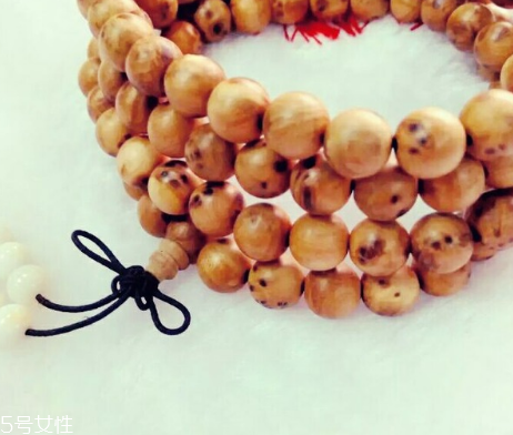 崖柏手串女人能帶嗎？崖柏手串適合女生戴嗎？
