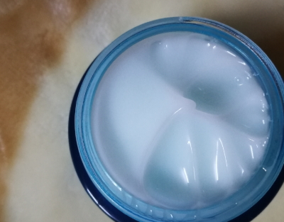 溫碧泉和百雀羚哪個好？