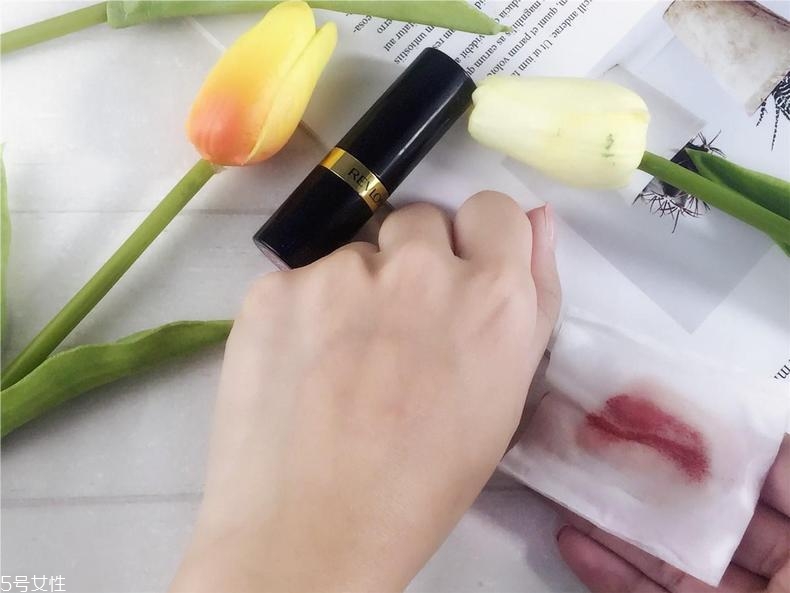 露華濃525是什么色？露華濃525適合黃皮嗎？