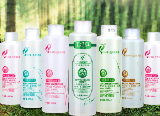 絲瓜水和玫瑰水哪個好？絲瓜水和玫瑰水可以一起用嗎