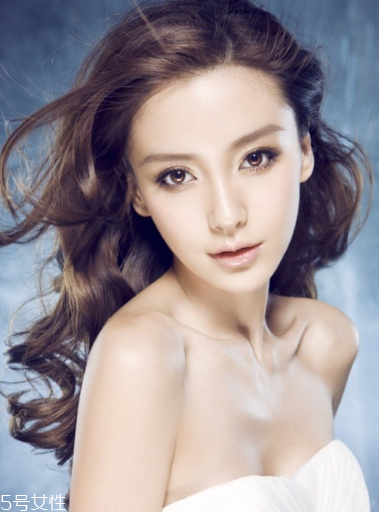 燙發(fā)不染色好看嗎？只燙不染也能美美的