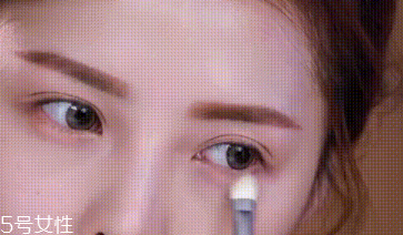 下眼影顯臟怎么辦？下眼影怎么畫不突兀？
