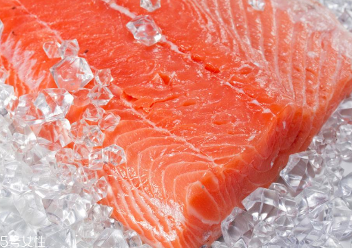 三文魚(yú)熬粥的做法 這樣做就對(duì)了