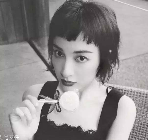 2018狗啃劉海圖片女 女明星最?lèi)?ài)的狗啃劉海