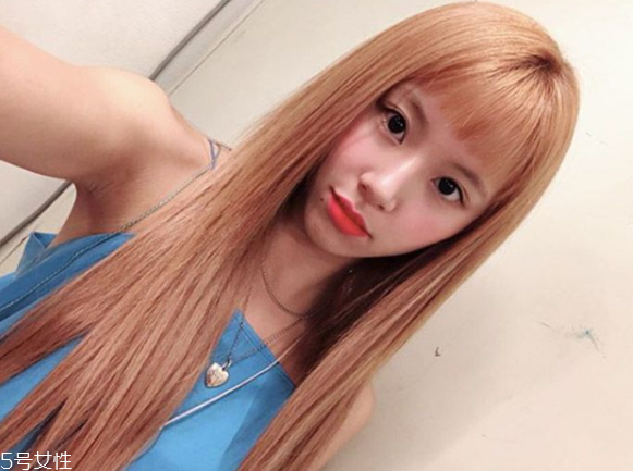 2018狗啃劉海圖片女 女明星最?lèi)?ài)的狗啃劉海