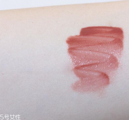 美康粉黛和稚優(yōu)泉唇釉哪個(gè)好 國產(chǎn)唇釉大pk