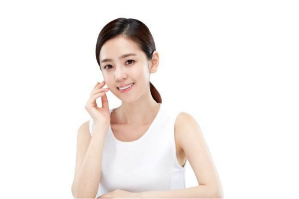 雙眼皮修復(fù)手術(shù)風(fēng)險(xiǎn)大嗎？都有哪些方法