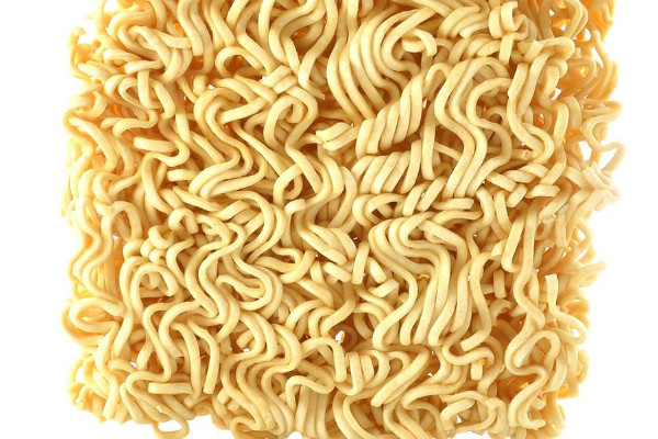 方便面是誰發(fā)明的？買方便面注意看保質(zhì)期
