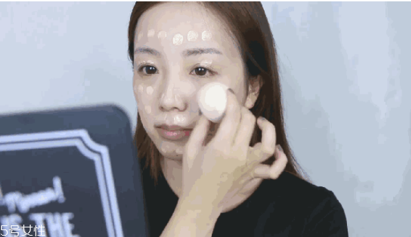 怎么化妝好看簡(jiǎn)單步驟 畫出美美妝容