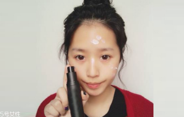 怎么化妝好看簡(jiǎn)單步驟 畫出美美妝容