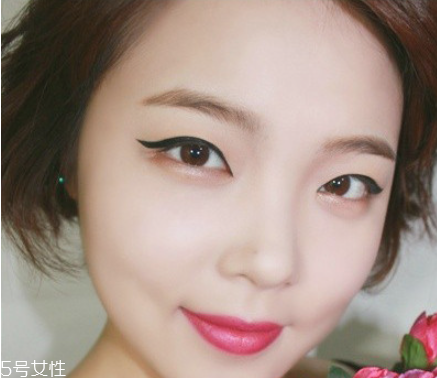 單眼皮內(nèi)雙怎么畫(huà)眼線(xiàn) 單眼皮內(nèi)雙女生眼妝畫(huà)法技巧