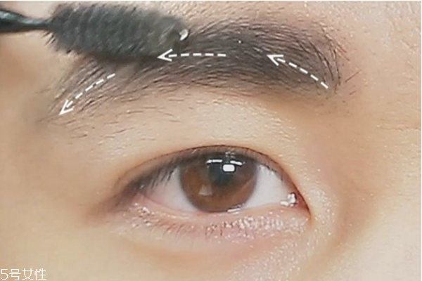 男生適合畫(huà)什么眉毛 男生修眉毛的步驟圖片