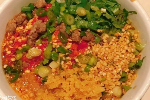 火鍋蘸料的吃法 網紅火鍋蘸料