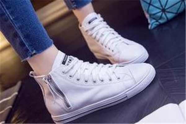 小白鞋什么季節(jié)穿？適合穿小白鞋的季節(jié)
