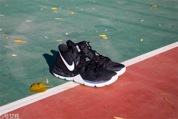 nike kyrie 5歐文5實(shí)戰(zhàn)測評(píng) 不能錯(cuò)過的上腳報(bào)告