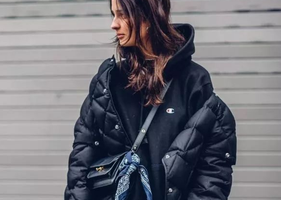 羽絨服可以烘干嗎？羽絨服能用烘干機(jī)嗎？